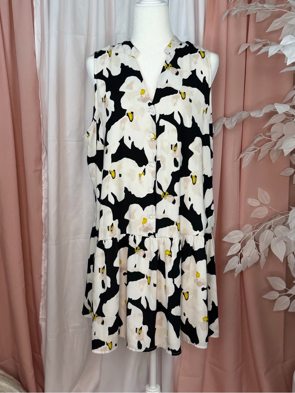 Nine West Black and White Floral Drop Waist Mini Dress with Yellow Accents